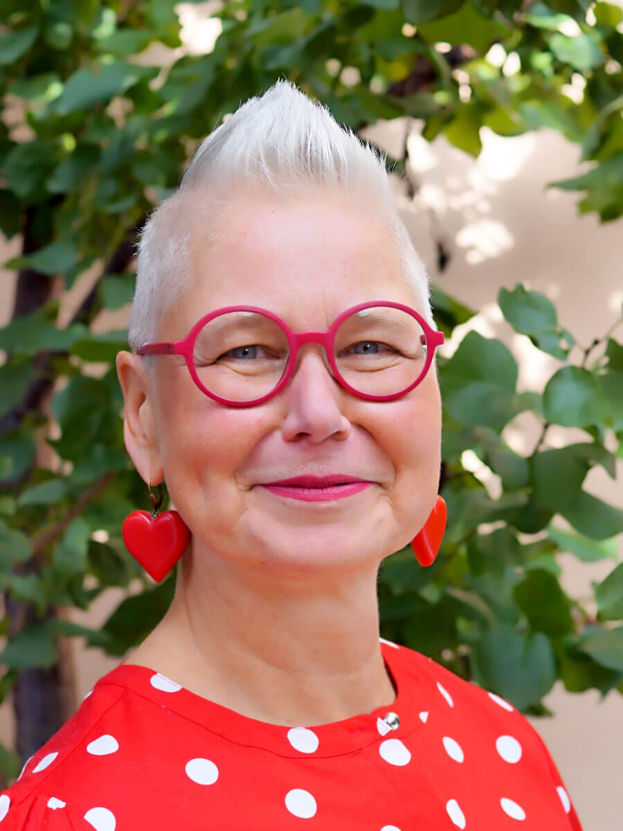 Diplomaugenoptikerin / Optometristin FH Astrid Osterwald